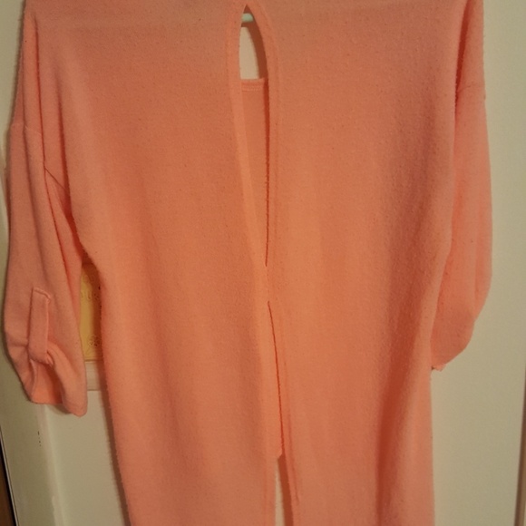 Top - Picture 3 of 3